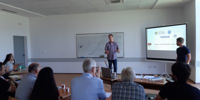 Dy Studentë Holandezë Prezantuan Hulumtimin Për Ujërat E  Shkarkuara Nga Industria E Qumështit