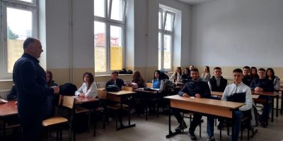 The Faculty Of Economics – UIBM, Held An Information Session With The Graduates Of SHMLE “Hasan Prishtina” In Mitrovica