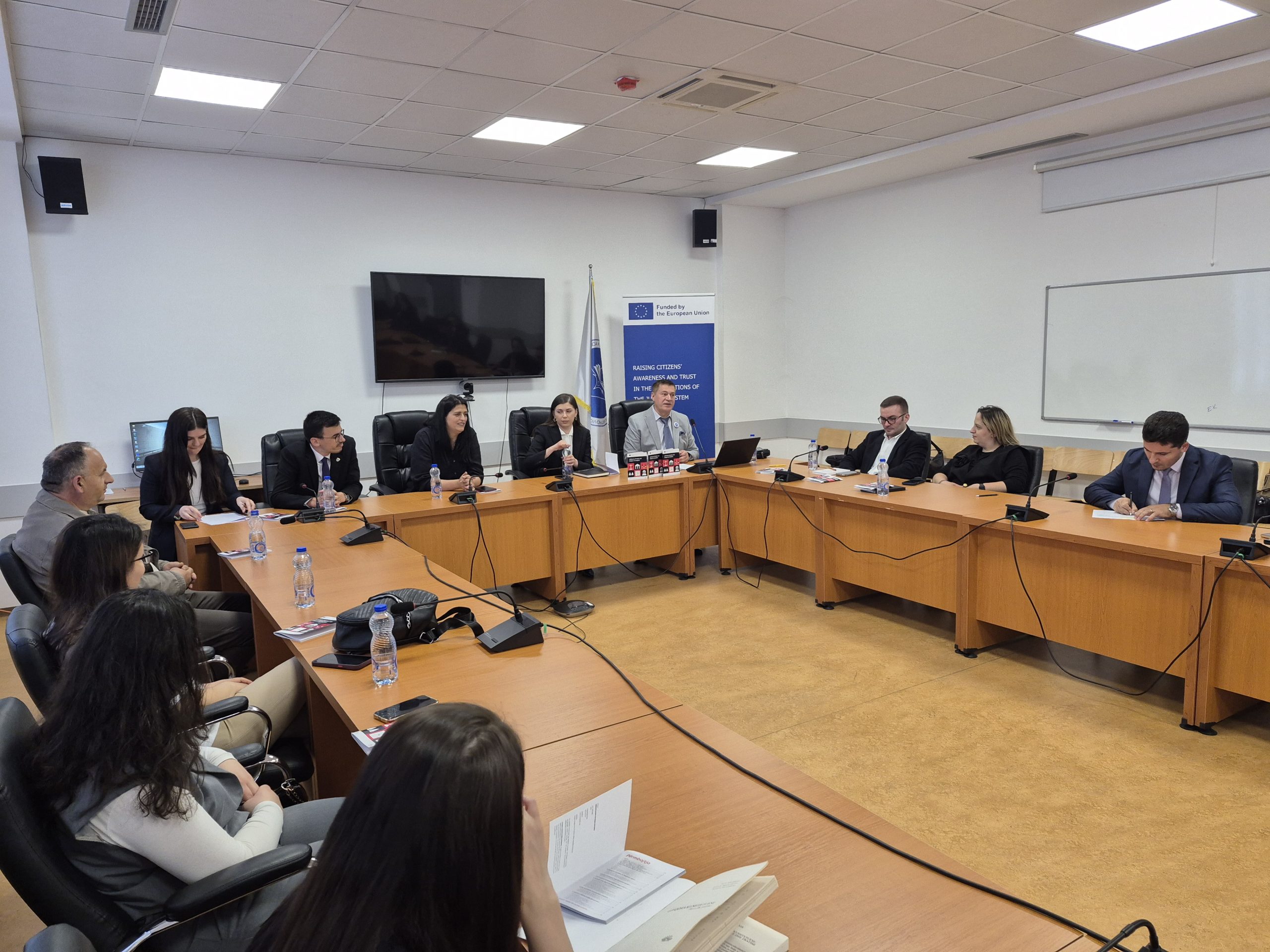 Fakulteti Juridik Dhe Lëvizja FOL Organizuan Panelin “FOL Hapur Mbi Qasjen Në Drejtësi”!