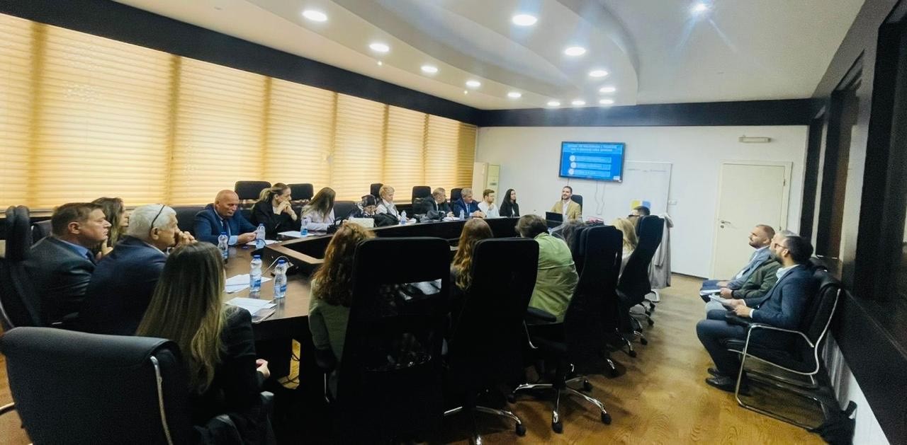 Pjesëmarrja E Dekanit Të Fakultetit Juridik Në Punëtorinë Për Regjistrimin E Të Drejtave Pronësore