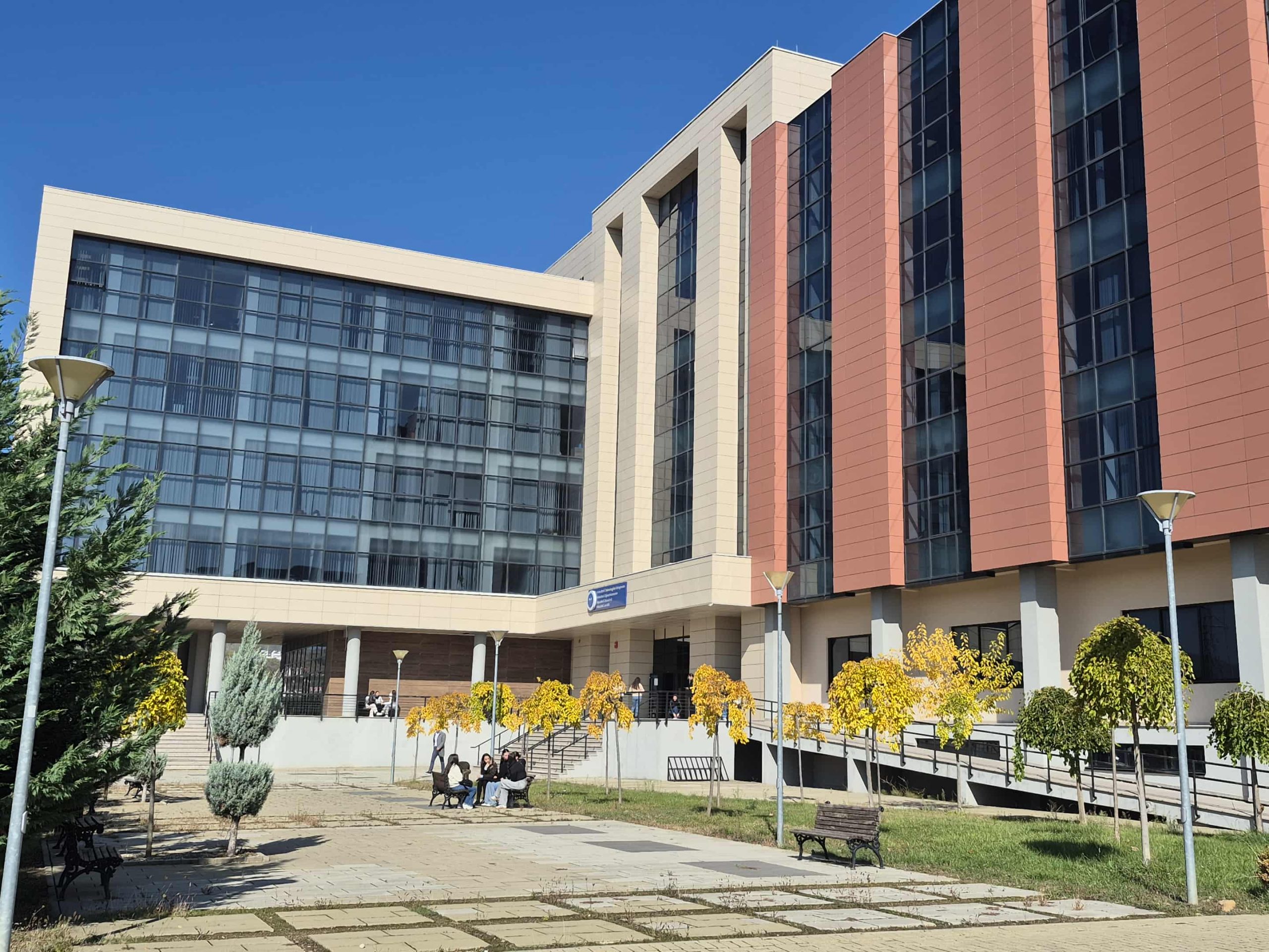 Njoftim Për Ri-shpalljen E Konkursit Për Angazhimin E Bashkëpunëtorëve Të Jashtëm