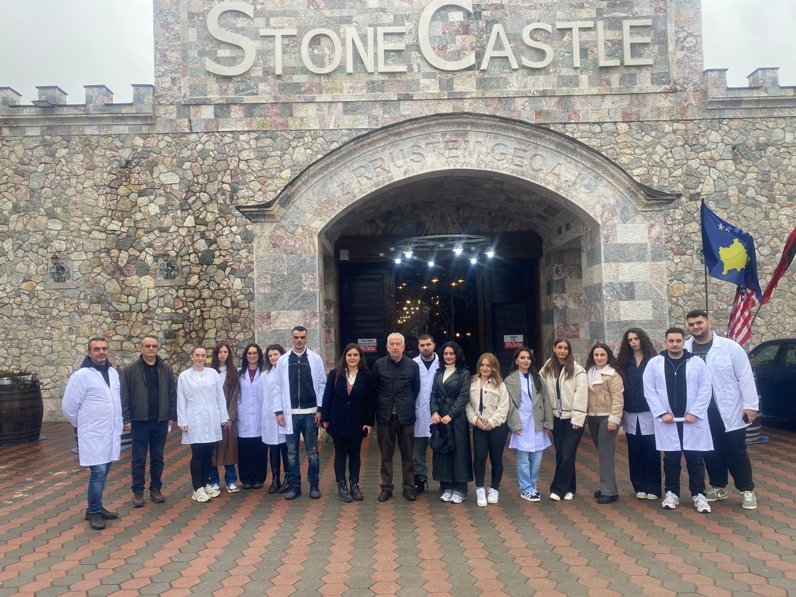 Studentët E FTU-së Njihen Me Procesin E Prodhimit Të Verës Në “Stone Castle”