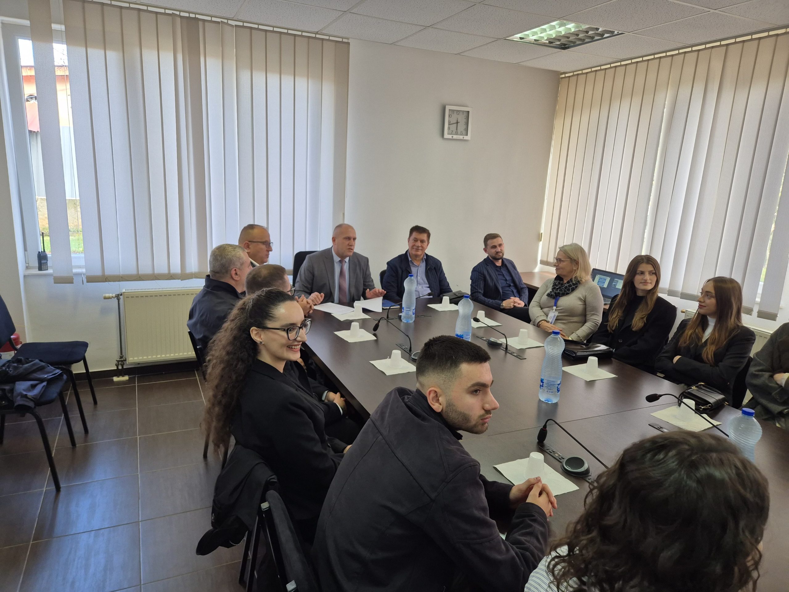 Një Grup Studentësh Të Juridikut Vizituan Qendrën Korrektuese Në Smrekonicë