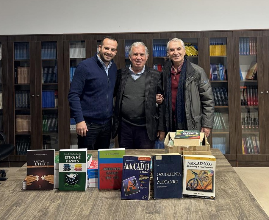 Dhurohen Libra Për Bibliotekën Universitare