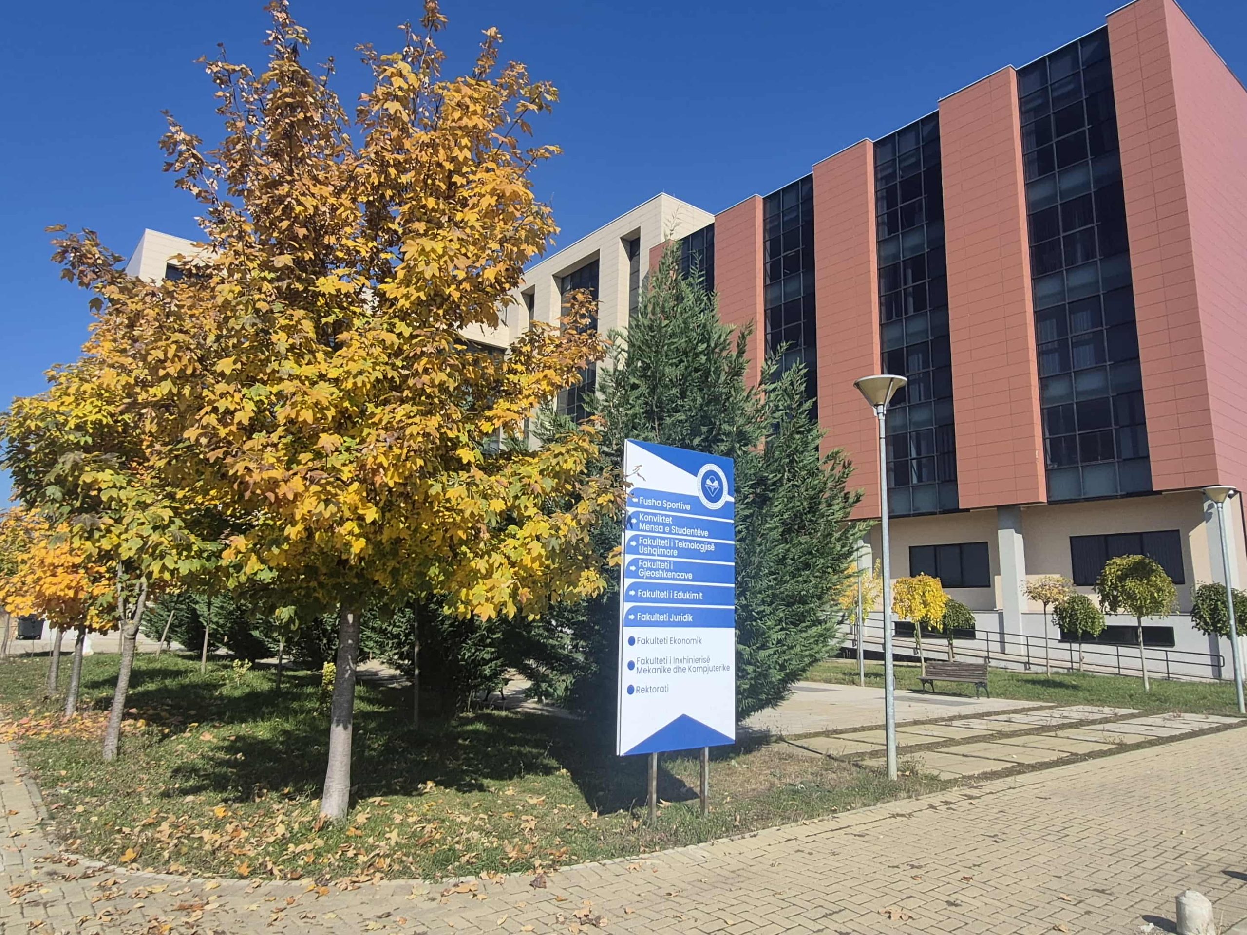 Ftesë: Ceremonia E Ndarjes Së Certifikatave Për Studentët Që Kanë Qenë Të Angazhuar Në Kuadër Të Programit Të Praktikës Me Pagesë K-GenU
