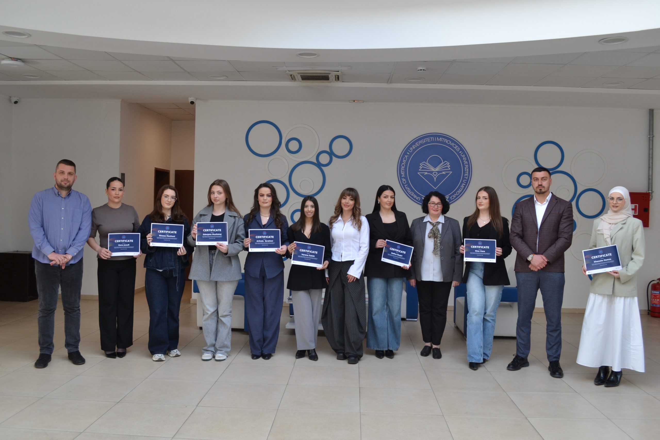 U Ndanë Certifikata Për Studentët E Angazhuar Në Punë Praktike Me Pagesë