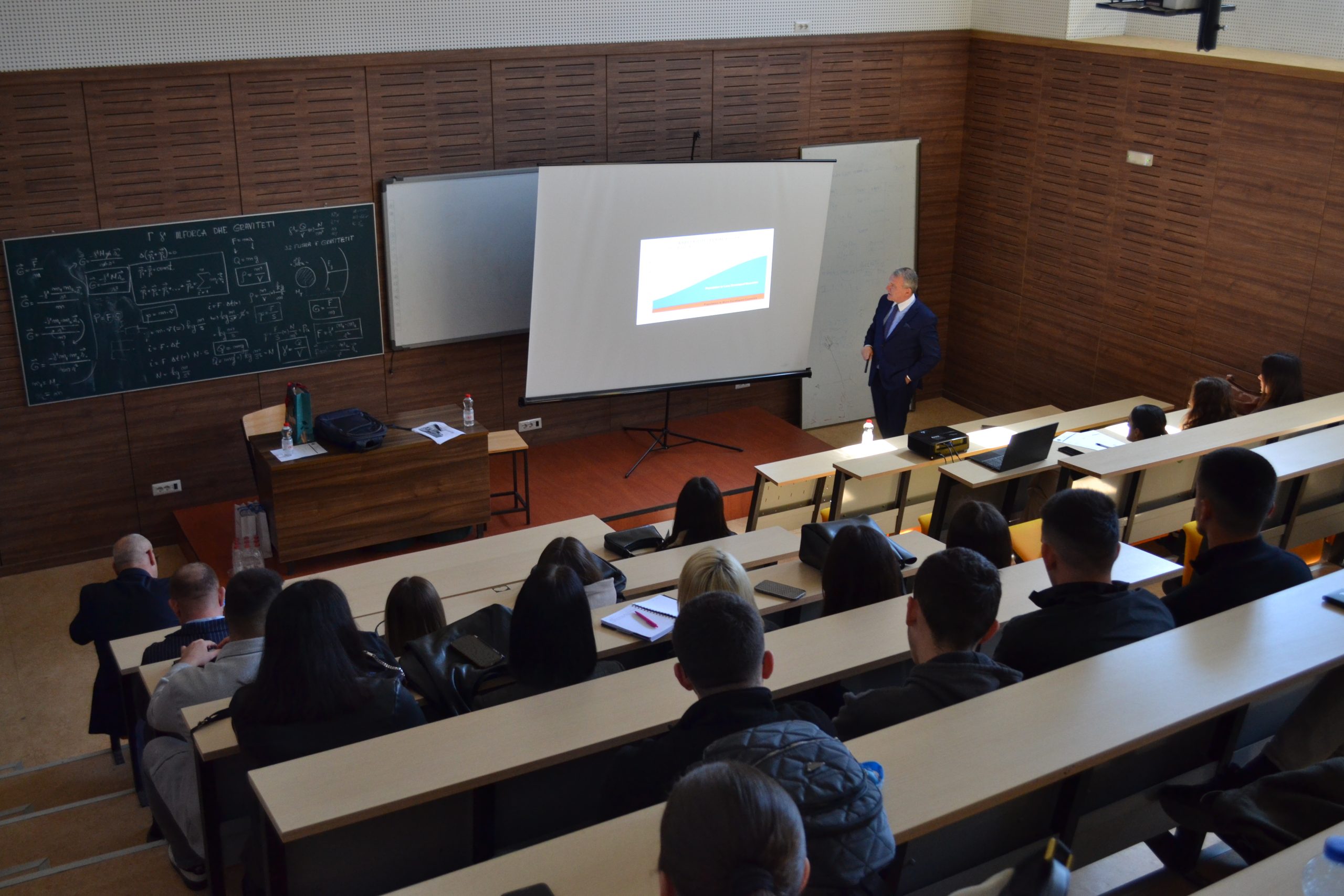 Ish-ministri Arben Malaj Mbajti Ligjëratë Në UIBM