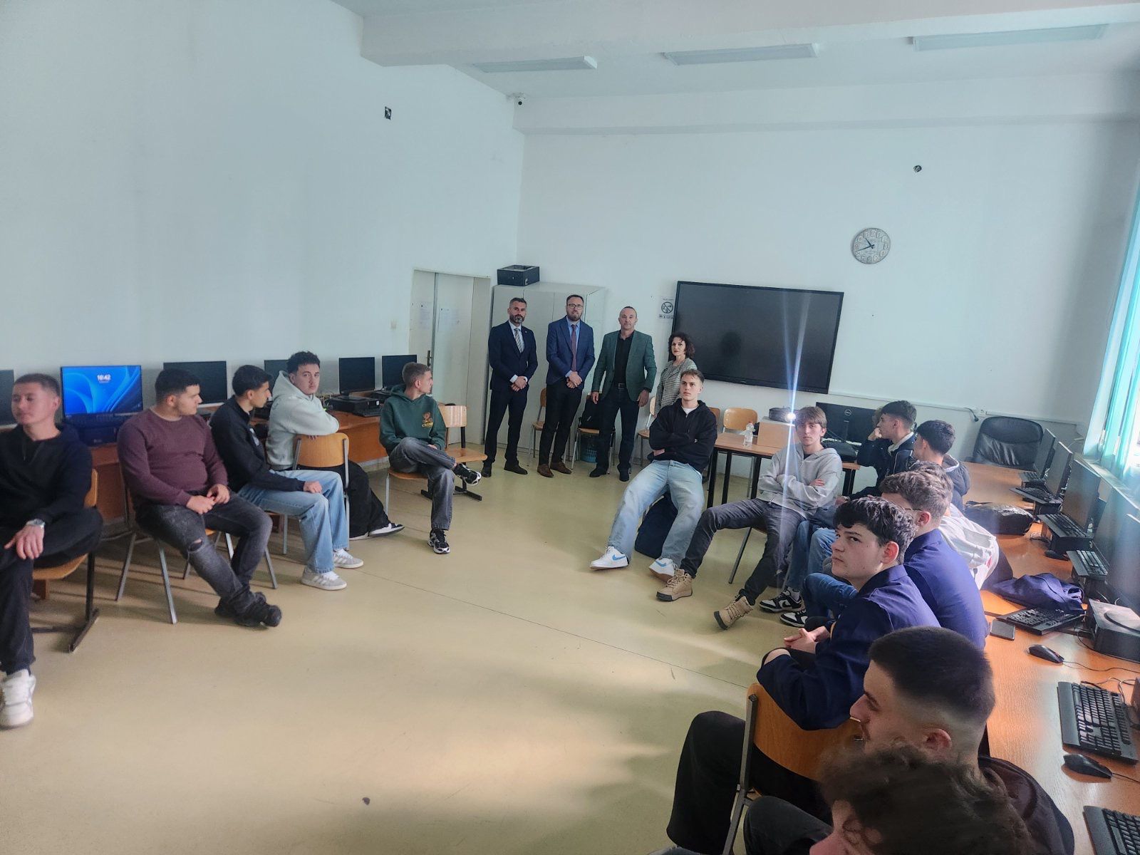 Fakulteti I Gjeoshkencave Promovon Programet Studimore Në Shkollat E Mesme Në Vushtrri
