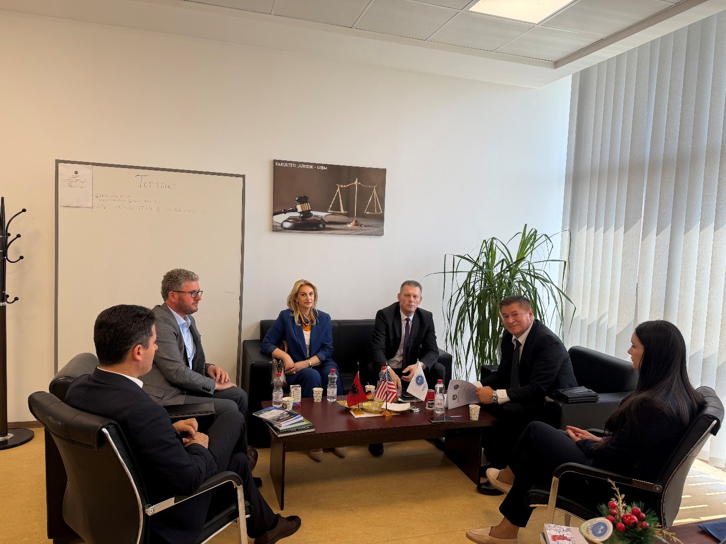 Fakulteti Juridik I UIBM-së Dhe Shërbimi Sprovues I Kosovës Nënshkruajnë Memorandum Bashkëpunimi