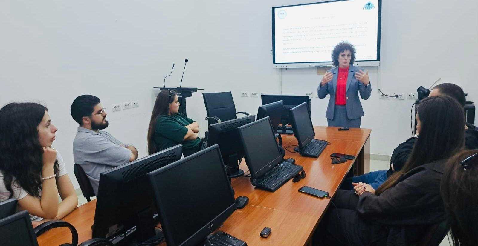 Prof.dr. Zarife Bajraktari Gashi Nga FGJ Po Qëndron  Në Universitetin “Luigj Gurakuqi” Në Shkodër Në Kuadër Të Projektit  CEEPUS