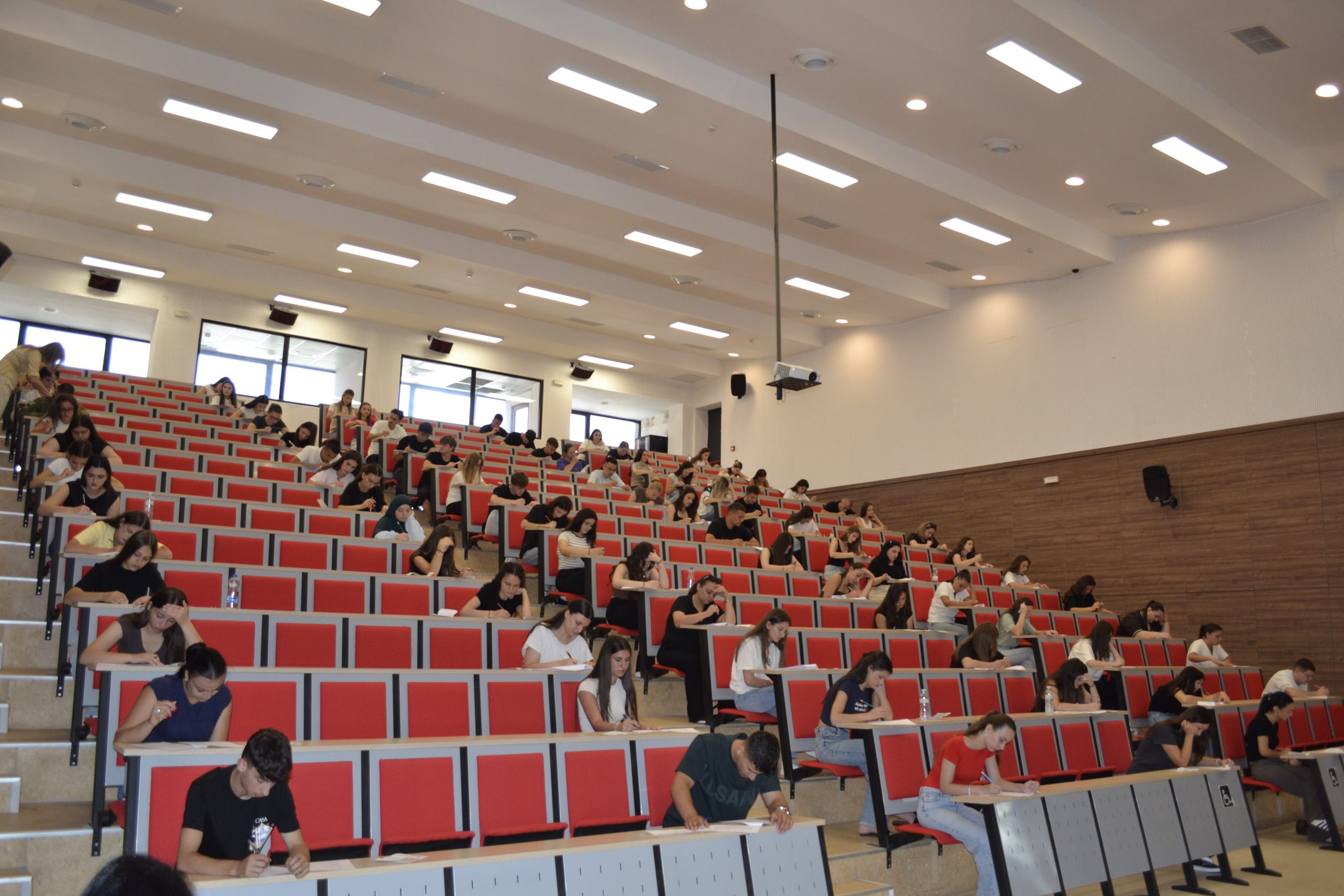 U Mbajtën Provimet Pranuese Për Vitin E Parë Të Studimeve (baçelor) Në Vitin Akademik 2026/27